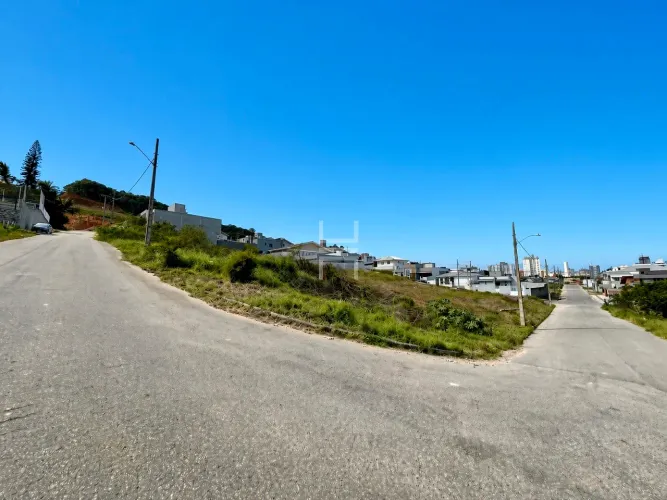 Terreno de esquina no Green Village, São Sebastião - Palhoça