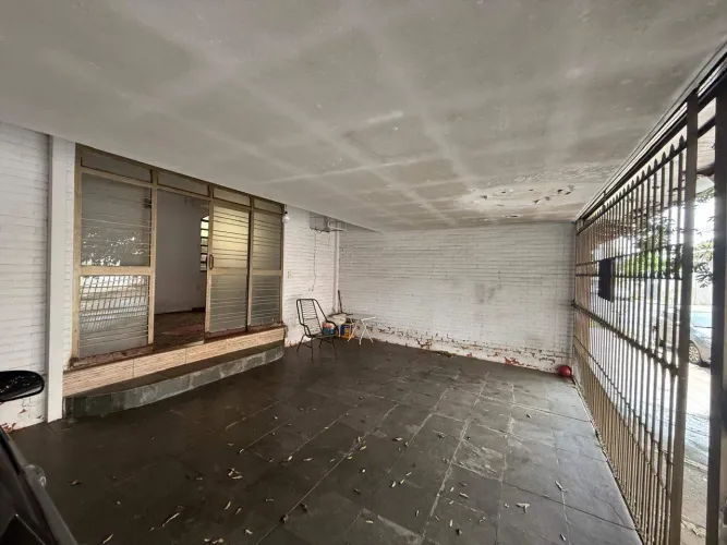 Casa à Venda em Nova Suiça, Goiânia  3 Quartos, 3 Vagas, 219m² Internos