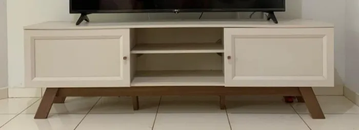 RACK PARA TV ESTILO RETRÔ PROVENÇAL OFF WHITE - USADO