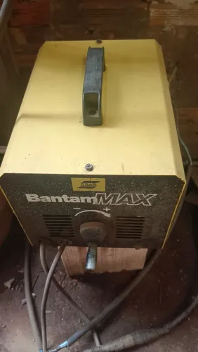 Máquina de solda 250 amp. 220 e 110 e.