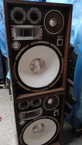 Caixas de som keenood toda original funcionando perfeitamente em ótimo estado
