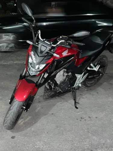 CB 300F 2025
