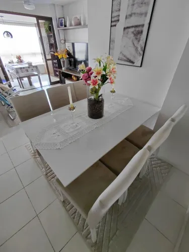 VENDO MESA DE JANTAR + 6 CADEIRAS