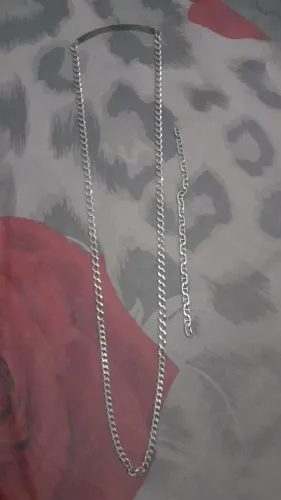 Vendo corrente de prata e uma pulseira de prata também