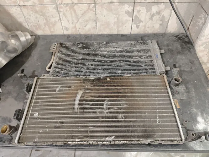 Condensador e radiador 