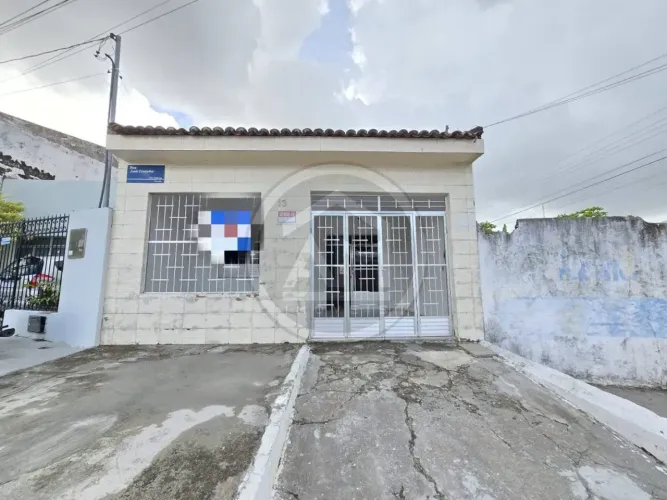 CASA NO SANTO ANTÔNIO