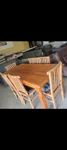 MESA DE JANTAR EM PEROBA ROSA ?