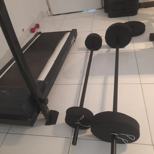 Barra com 8kg e barra com 10kg