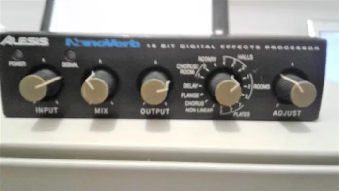 Efeito Alesis Nanoverb raridade: Reverb, Delay, Chorus, etc.