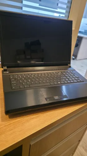 Laptop Sager P170EM i7 16gb - Defeito - Não Liga