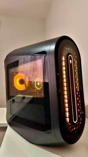 PC Gamer AURORA R15 ALIENWARE