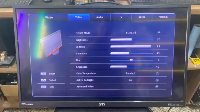 Tv 32 STI ( não é smart )