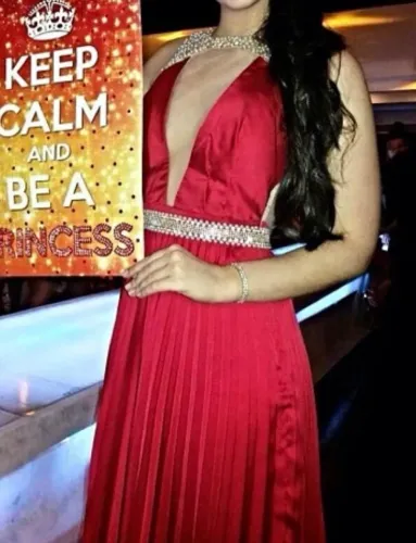 Vestido Vermelho Bordado de Festa
