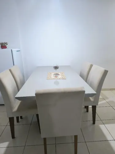 Mesa de jantar retangular 