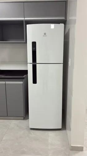 Refrigerador Eletrolux Frost Free 400 litros autosense