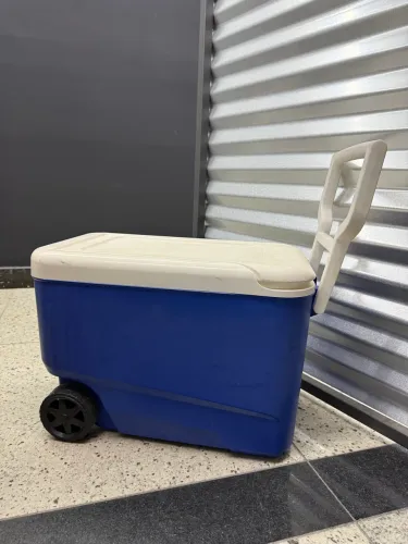 Cooler com rodas 36L Igloo