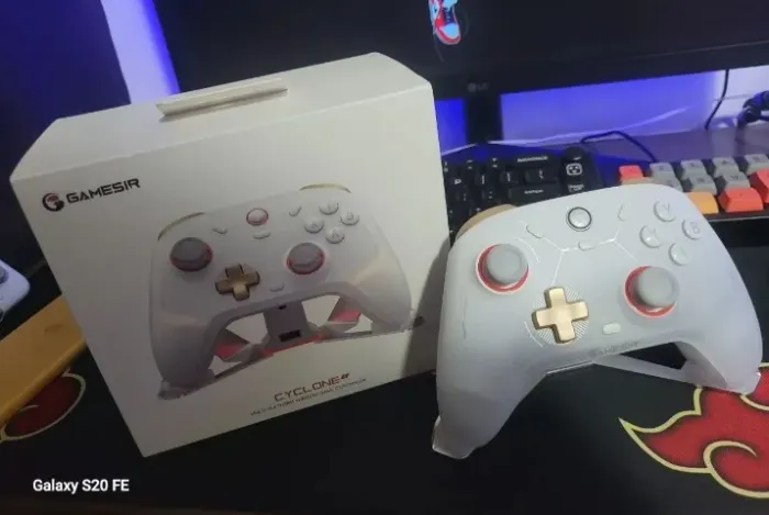 Controle GameSir Cyclone 2 com base de carregamento