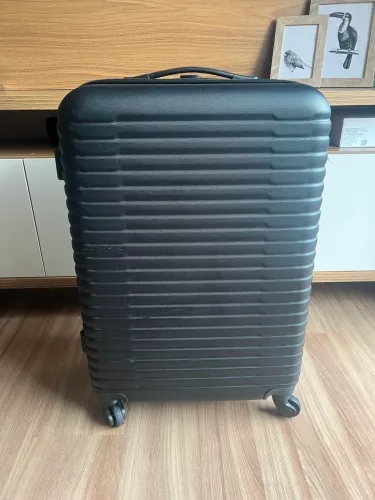 Mala de viagem tamanho M 23kg Primark