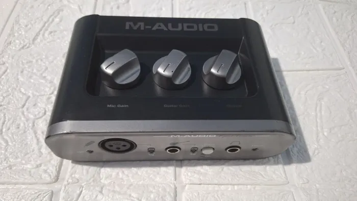 Interface de Áudio M-Audio Fast Track USB
