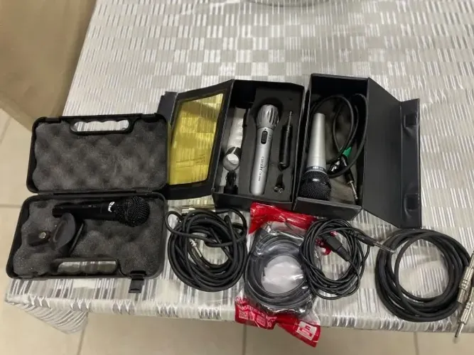 Microfones e Cabos Vendo ou Troco