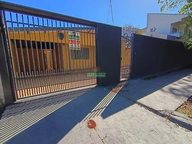Casa para alugar em Maringá, Zona 08, com 4 quartos, com 125 m²
