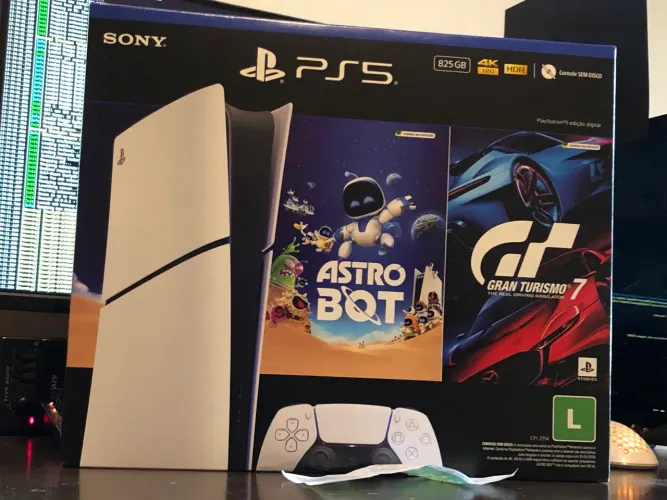 PS5 Novo Lacrado - PlayStation 5 Slim Digital Bundle Astro Bot e Gran Turismo 7