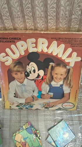 Brinquedos Coluna quebra-cabeça vintage da marca Supermix com o tema Mickey Mouse