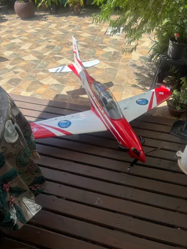 Aeromodelo Pilatus pc21 Phoenix 20cc elétrico 