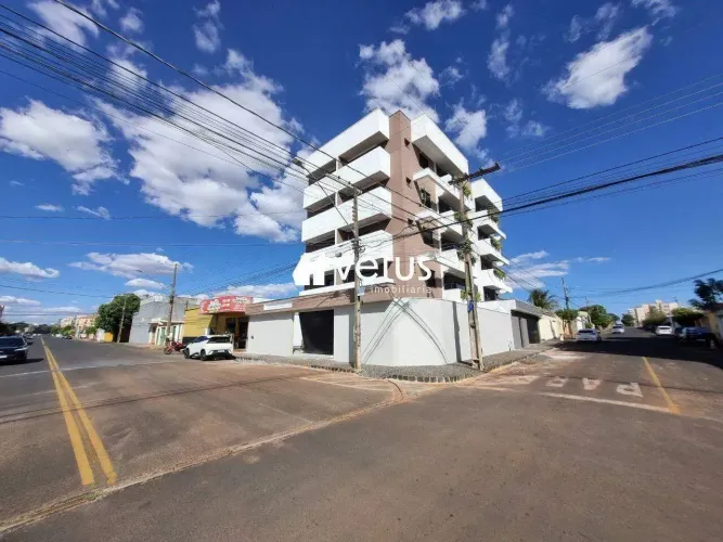 Apartamento à venda, 2 quartos, 1 suíte, 1 vaga, Santa Mônica - Uberlândia/MG