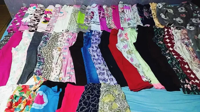 Roupas de menina tamanho 6 até 8 anos com 50 peças desapego