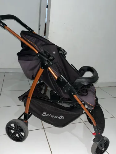 VENDO CARRINHO DE BEBÊ