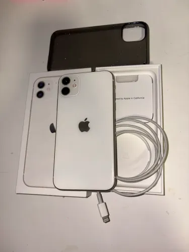 iPhone 11 64GB - Branco (acompanha cabo USB-c e capinha)