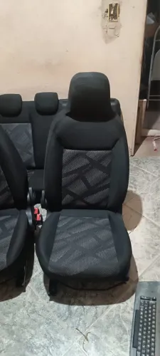 Jogo de bancos do Mobi novos, originais. Serve para Uno e Bugre