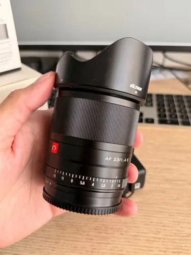 Lente Viltrox AF 23mm F1.4 STM (Sony E)