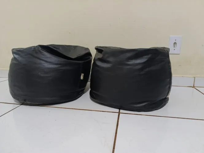 Puff pequeno <br>Valor R$ 30,00 cada ou os dois por R$ 50,00