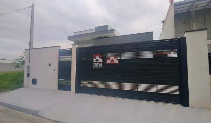 Linda Casa Nova à Venda no Loteamento Santa Clara - Pindamonhangaba/SP