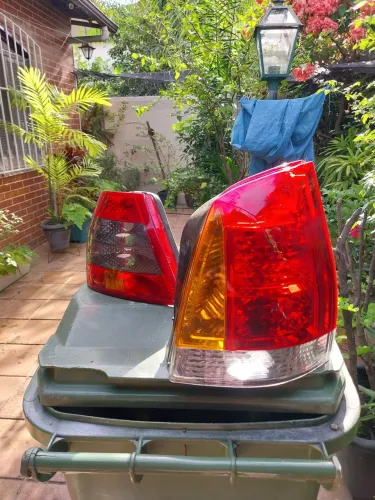 Lanterna traseira fiat siena ou palio bbb