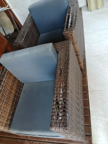 2 Poltronas de Fibra Sintética