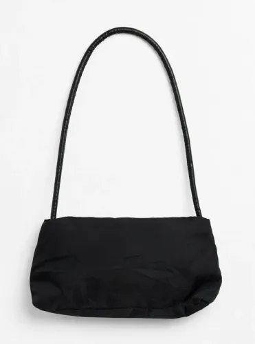 Bolsa Preta Nylon Baguette Y2K Minimalista - H&M Divided Prada Style