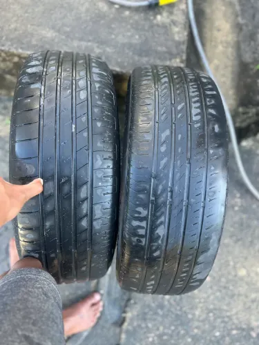 Pneus aro 17 205/55/17 mais que meia vida