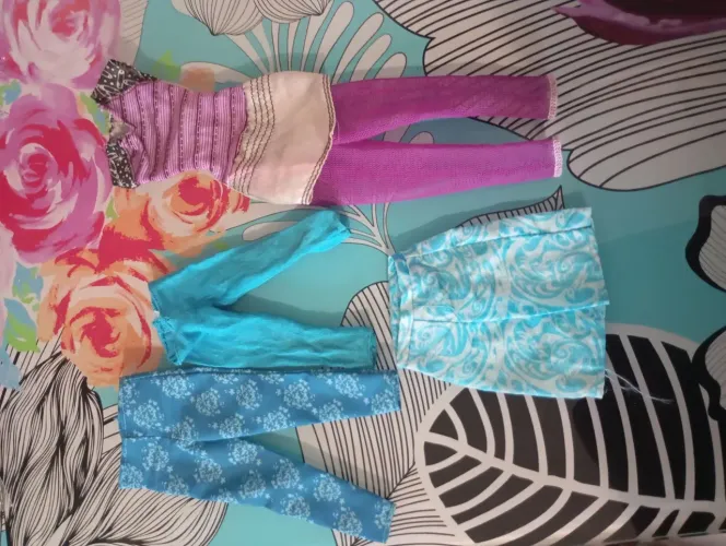 Lote de roupas Barbie