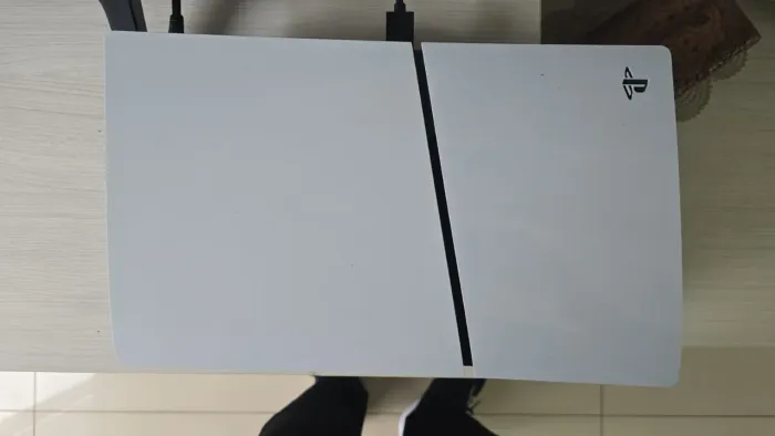 PlayStation Slim 5 Branco - 07 meses de uso