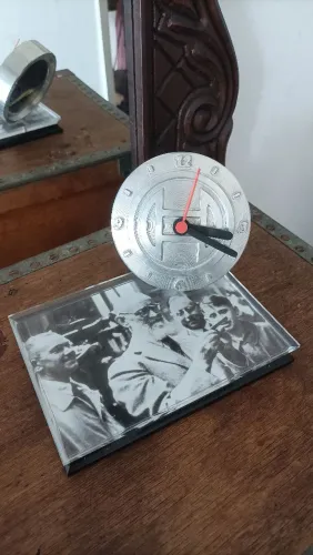 Relógio Robert Bosch