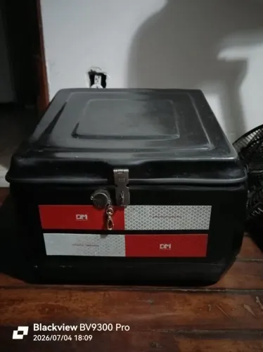 Baú para motocicleta de fibra entregador Ifood delivery 