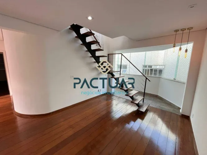 Cobertura com 4 Quartos e 3 banheiros para Alugar, 230 m² por R$ 5.200/Mês