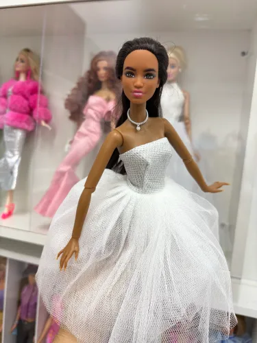 Barbie negra modelo