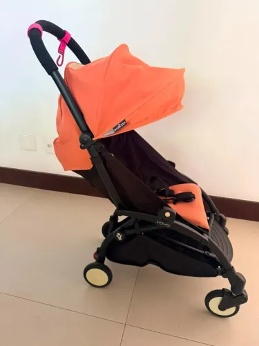 Carrinho de bebê Yoyo Babizen com acessórios originais