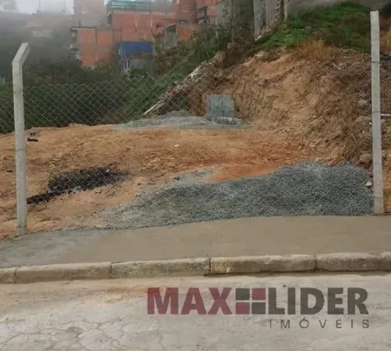 Terreno á Venda em Itapevi.