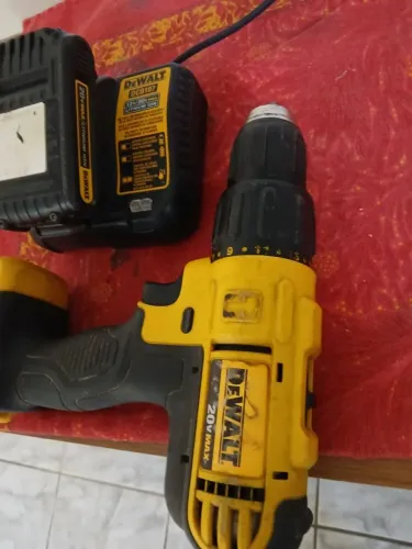 Furadeira e parafusadera dewalt