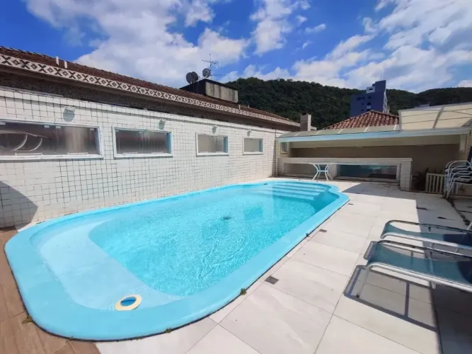 Casa com 5 dormitorios e 1 suite com piscina a venda no bairro do Marapé em Santos/SP
